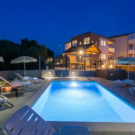 Honey Villa *
